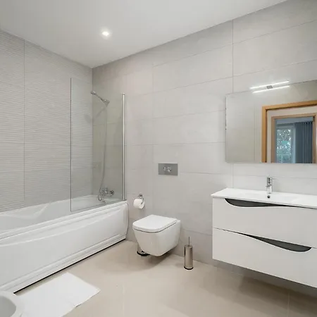 Design 4 With Pool By Homing *