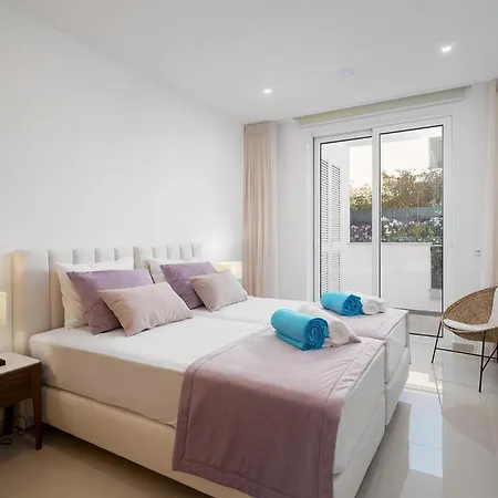 Design 4 With Pool By Homing