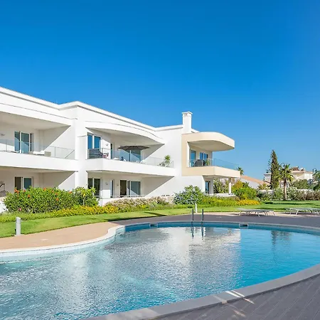 Design 4 With Pool By Homing *