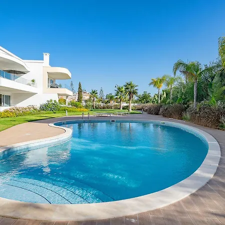 Design 4 With Pool By Homing ラゴス