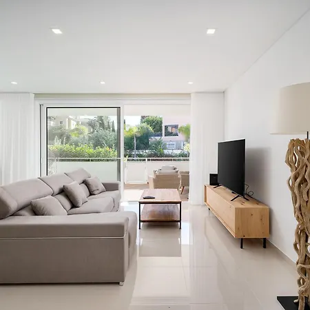 Design 4 With Pool By Homing