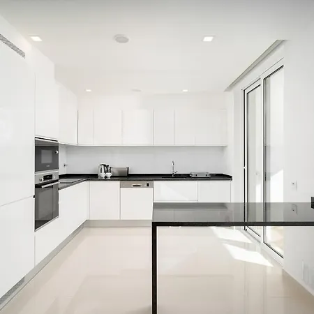 Design 4 With Pool By Homing 아파트 라고스